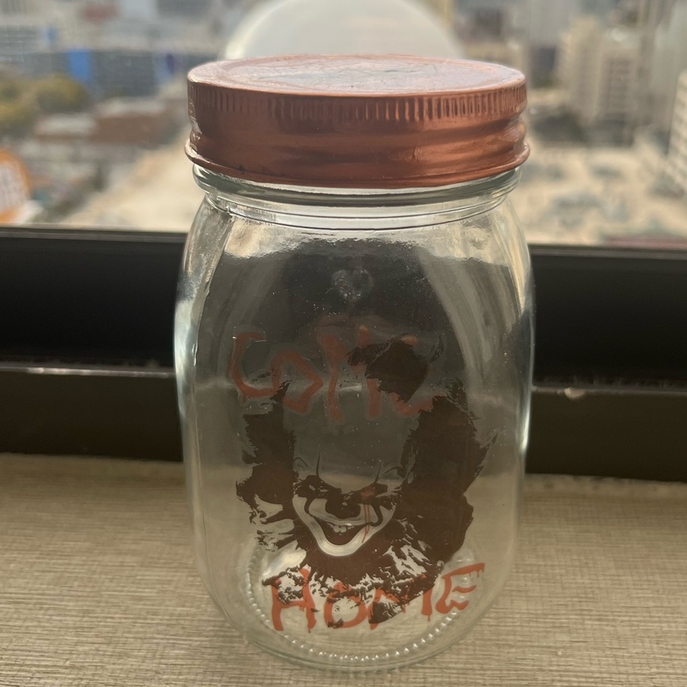 it clown stash jar